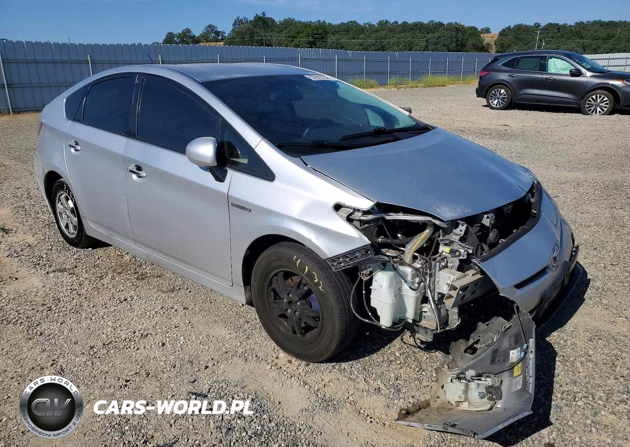 2013 Toyota Prius Three VIN:JTDKN3DU1D1694416 - 4