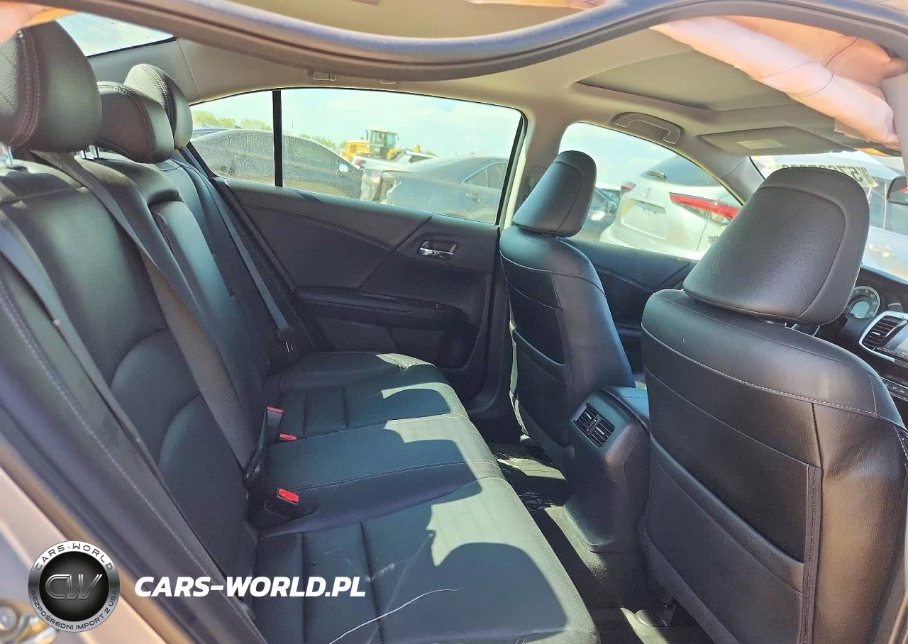 2016 Honda Accord Touring VIN:1HGCR3F96GA011648 - 10
