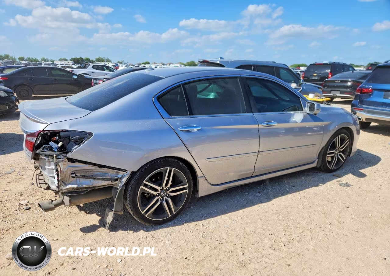 2016 Honda Accord Touring VIN:1HGCR3F96GA011648 - 3