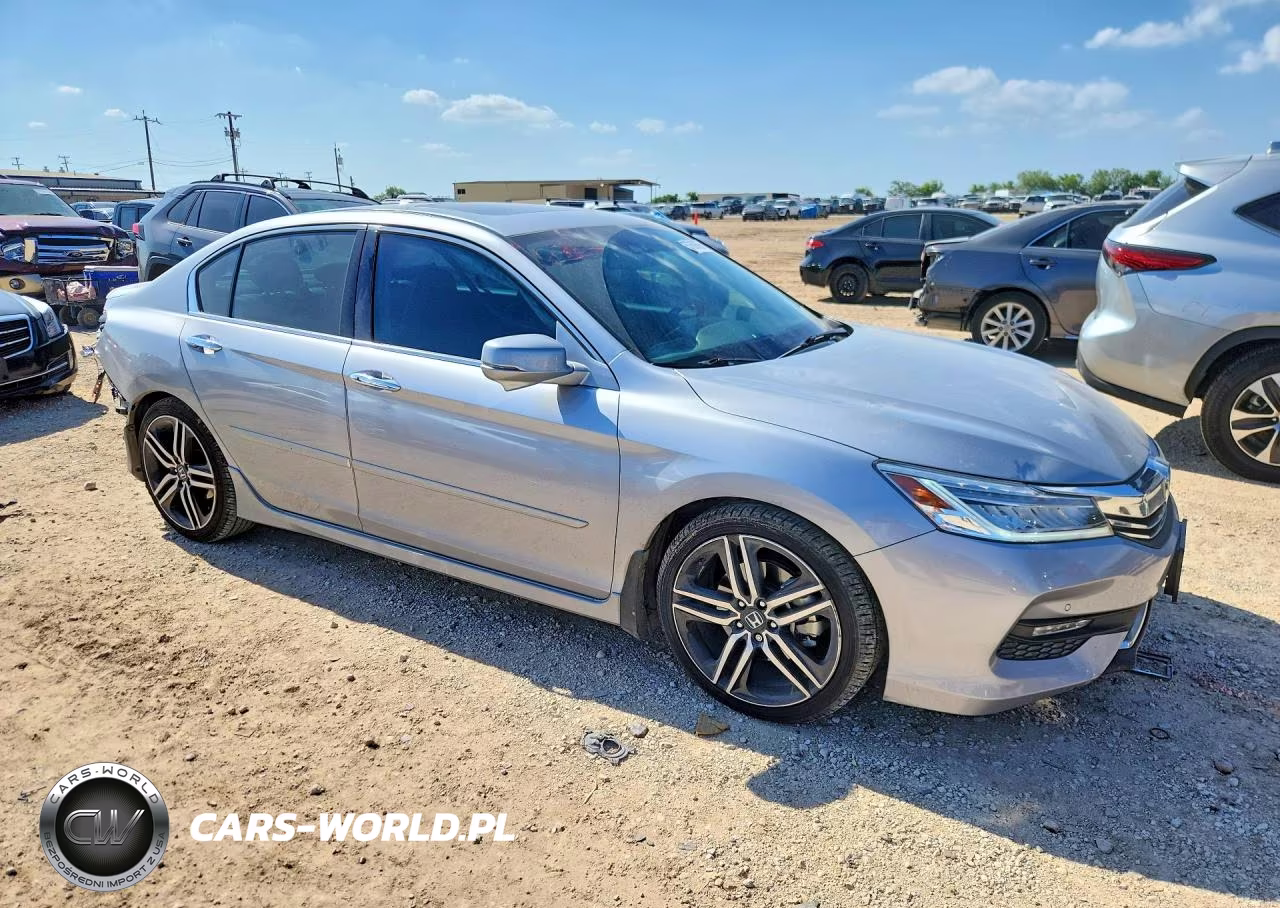 2016 Honda Accord Touring VIN:1HGCR3F96GA011648 - 4