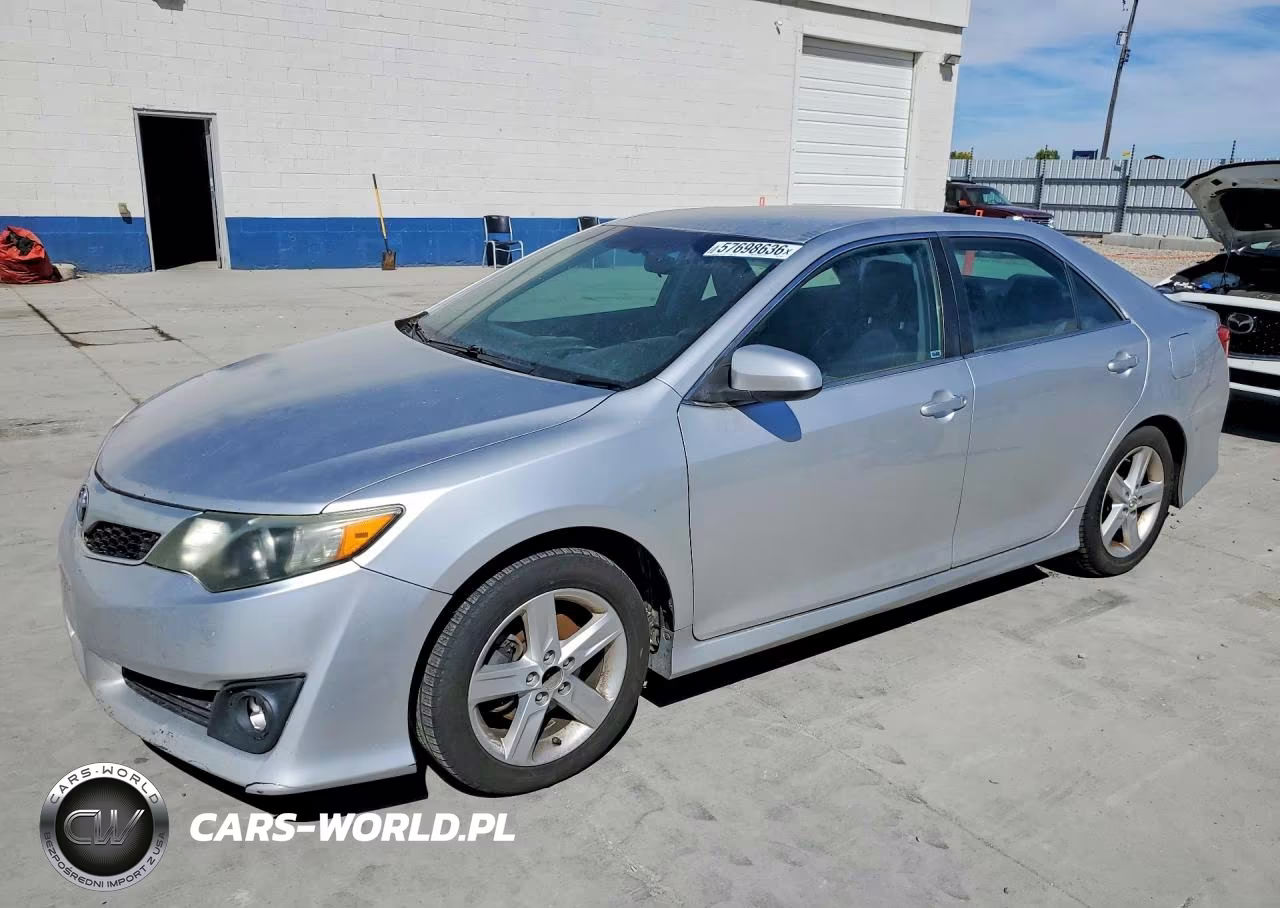 2013 Toyota Camry Se – zdjęcie 1 z 12