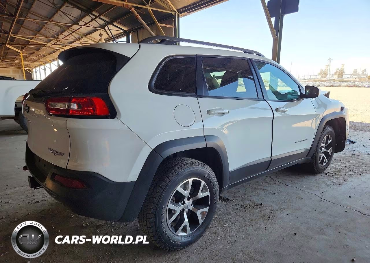 2015 Jeep Cherokee Trailhawk VIN:1C4PJMBS7FW712822 - 3