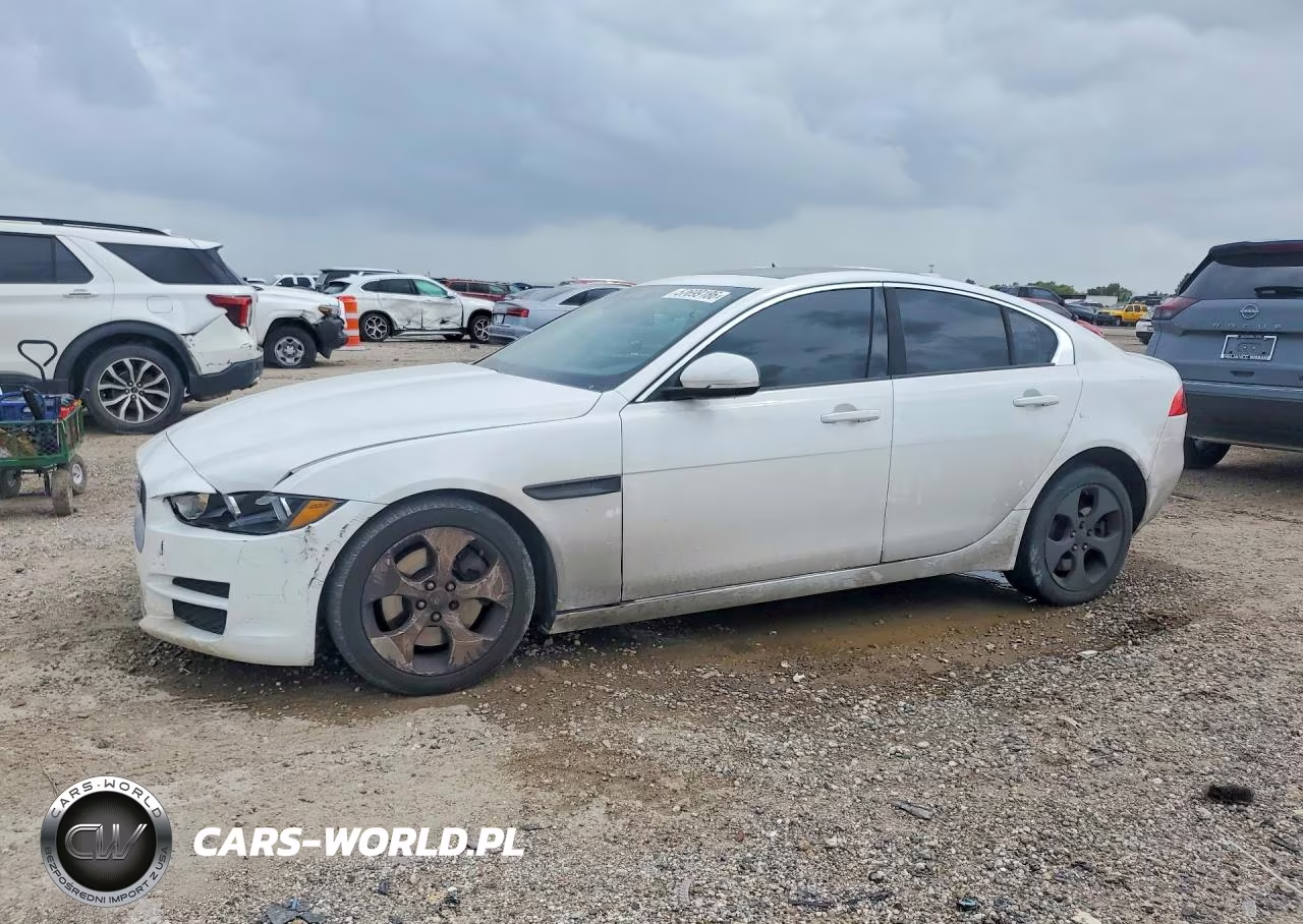 2017 Jaguar Xe – zdjęcie 1 z 12