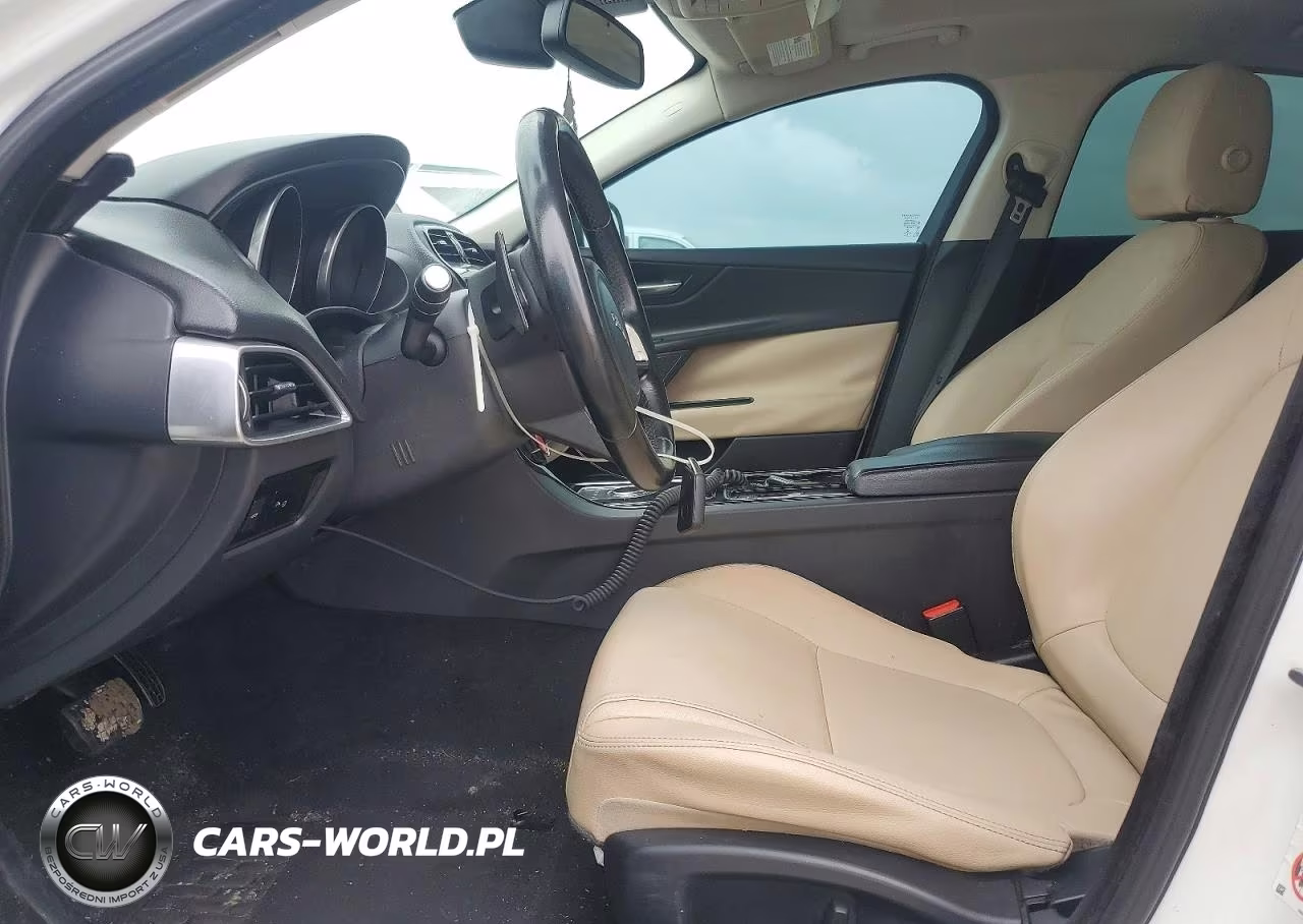 2017 Jaguar Xe VIN:SAJAR4BGXHA973647 - 7