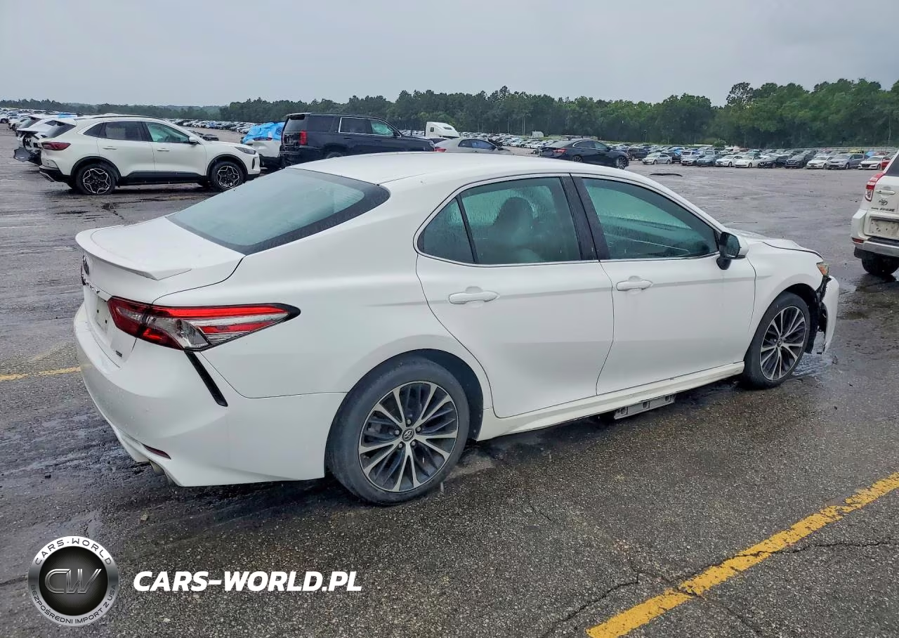 2018 Toyota Camry Se VIN:4T1B11HK7JU040874 - 3