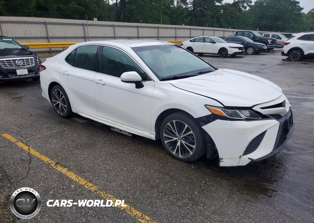 2018 Toyota Camry Se VIN:4T1B11HK7JU040874 - 4