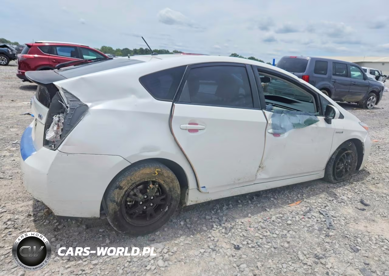 2013 Toyota Prius Two VIN:JTDKN3DU5D5609652 - 3