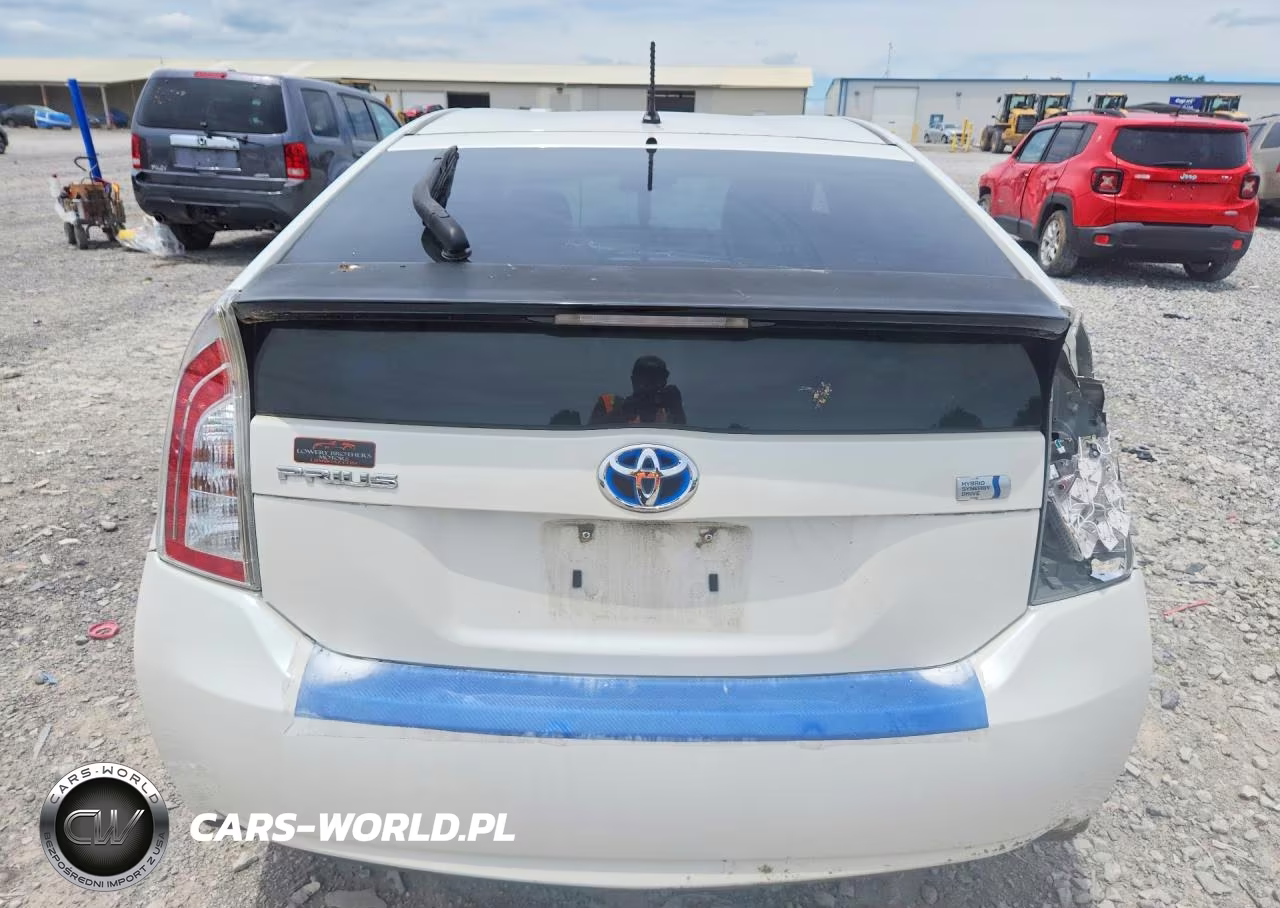 2013 Toyota Prius Two VIN:JTDKN3DU5D5609652 - 6