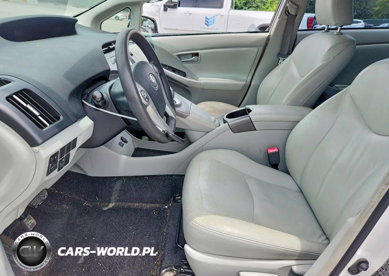 2013 Toyota Prius Two VIN:JTDKN3DU5D5609652 - 7
