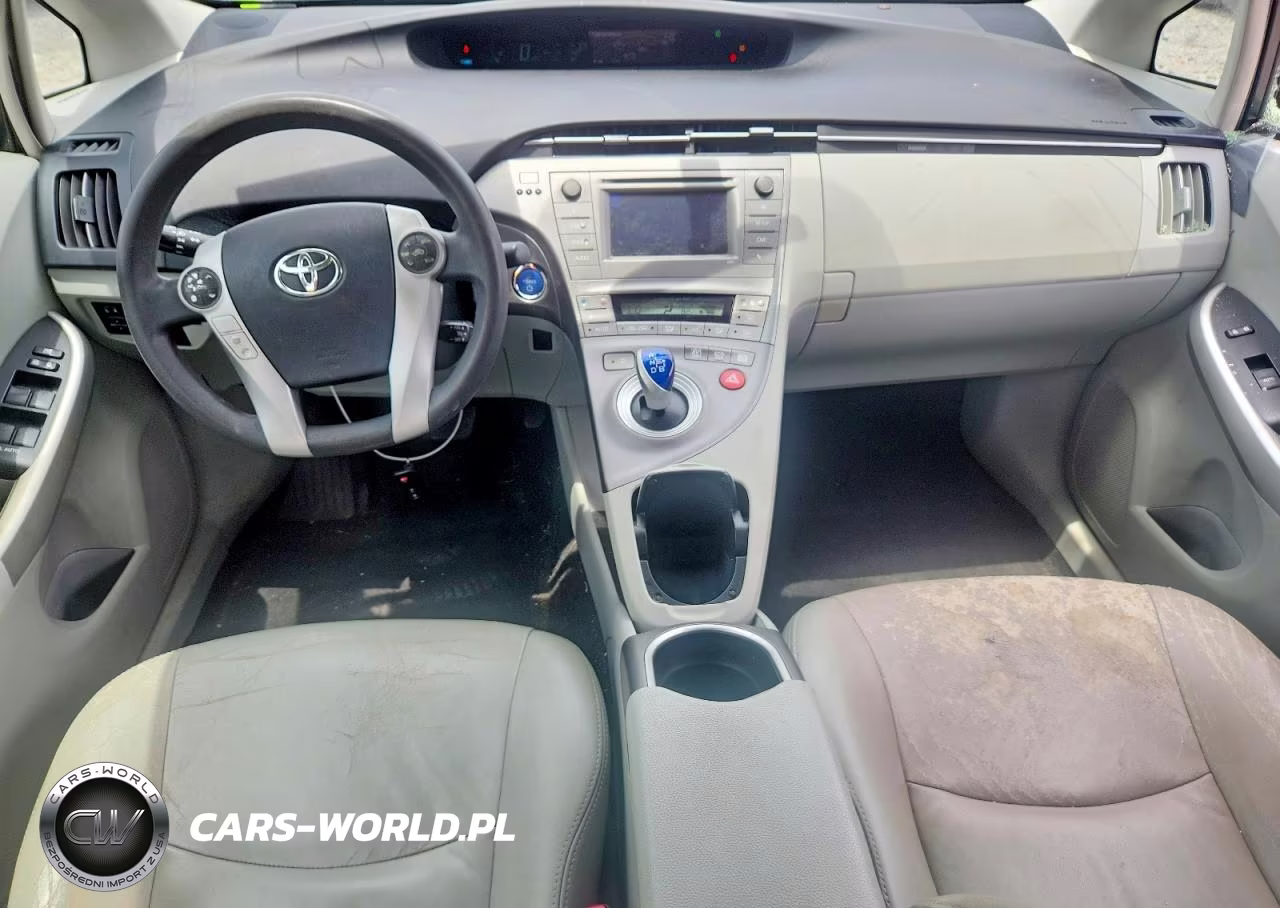 2013 Toyota Prius Two VIN:JTDKN3DU5D5609652 - 8