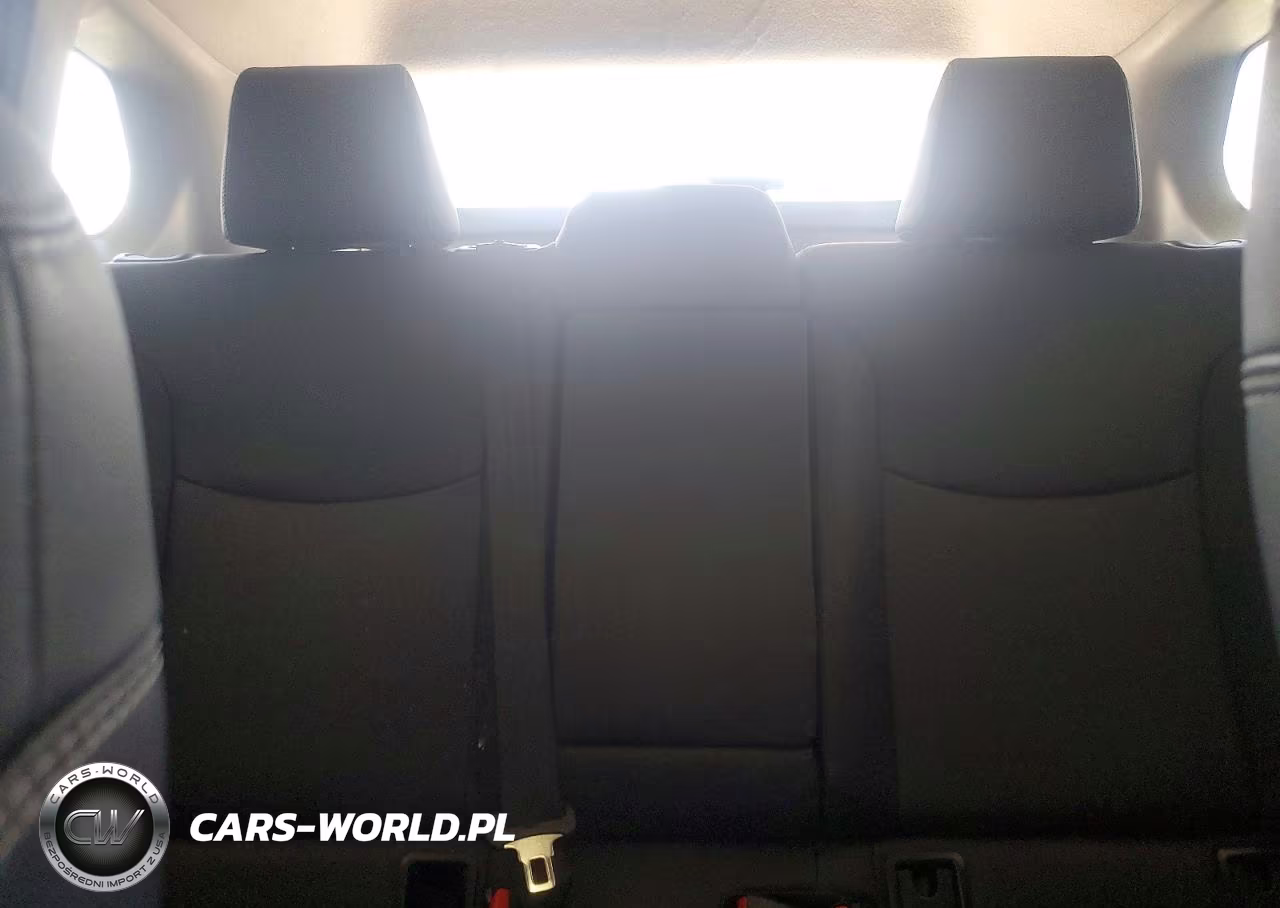 2025 Toyota Corolla Cross Xle VIN:7MUDAABG8SV122304 - 10