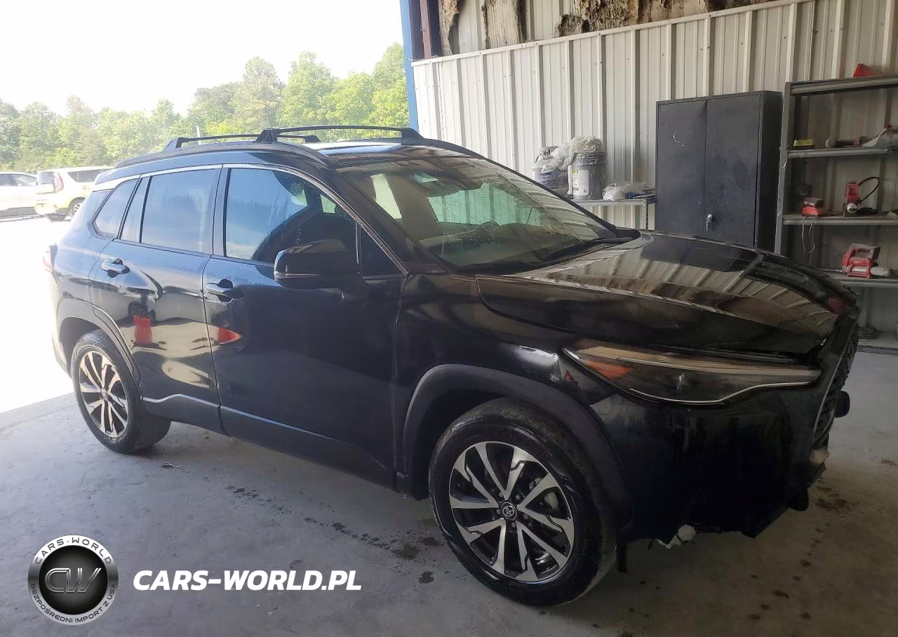 2025 Toyota Corolla Cross Xle VIN:7MUDAABG8SV122304 - 4