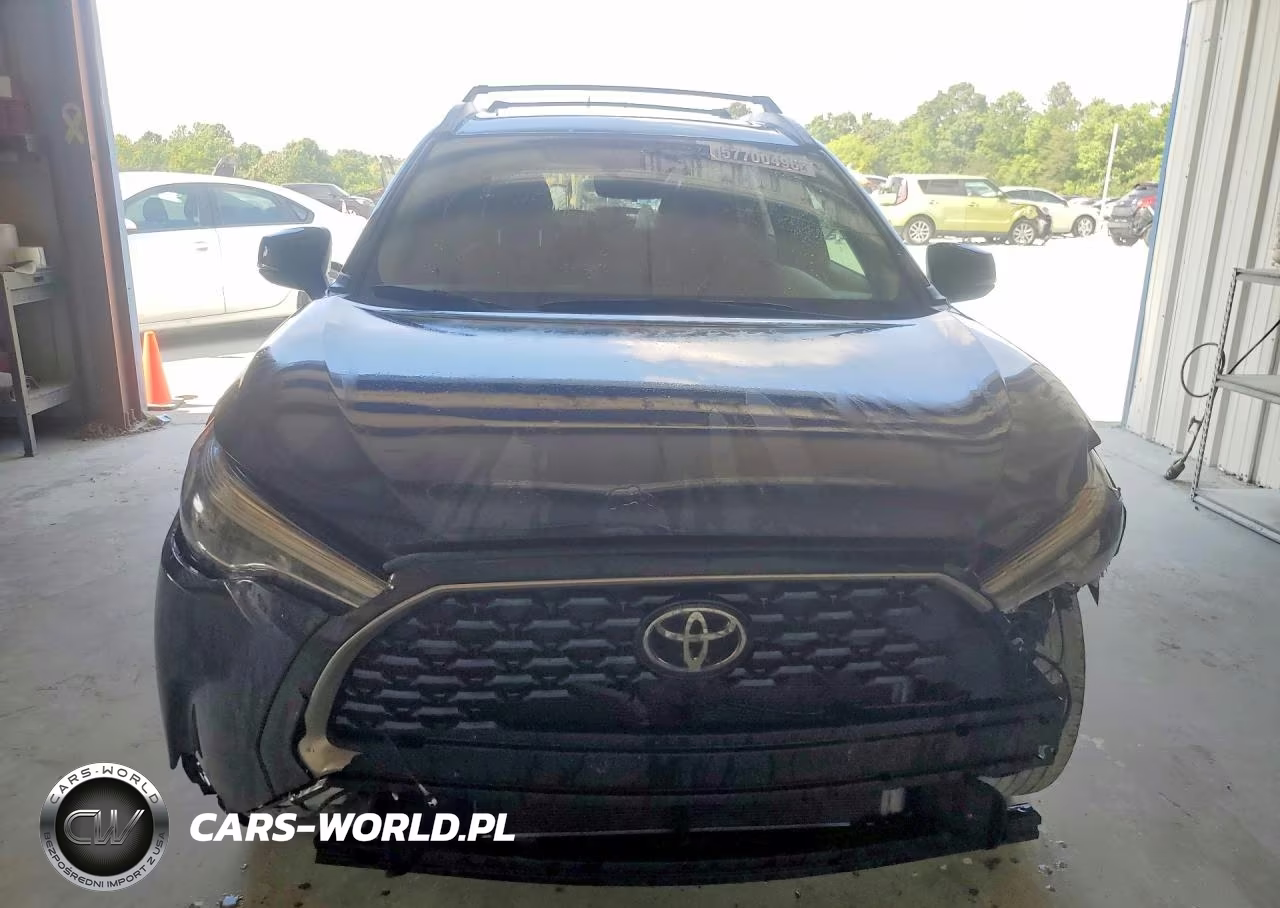 2025 Toyota Corolla Cross Xle VIN:7MUDAABG8SV122304 - 5