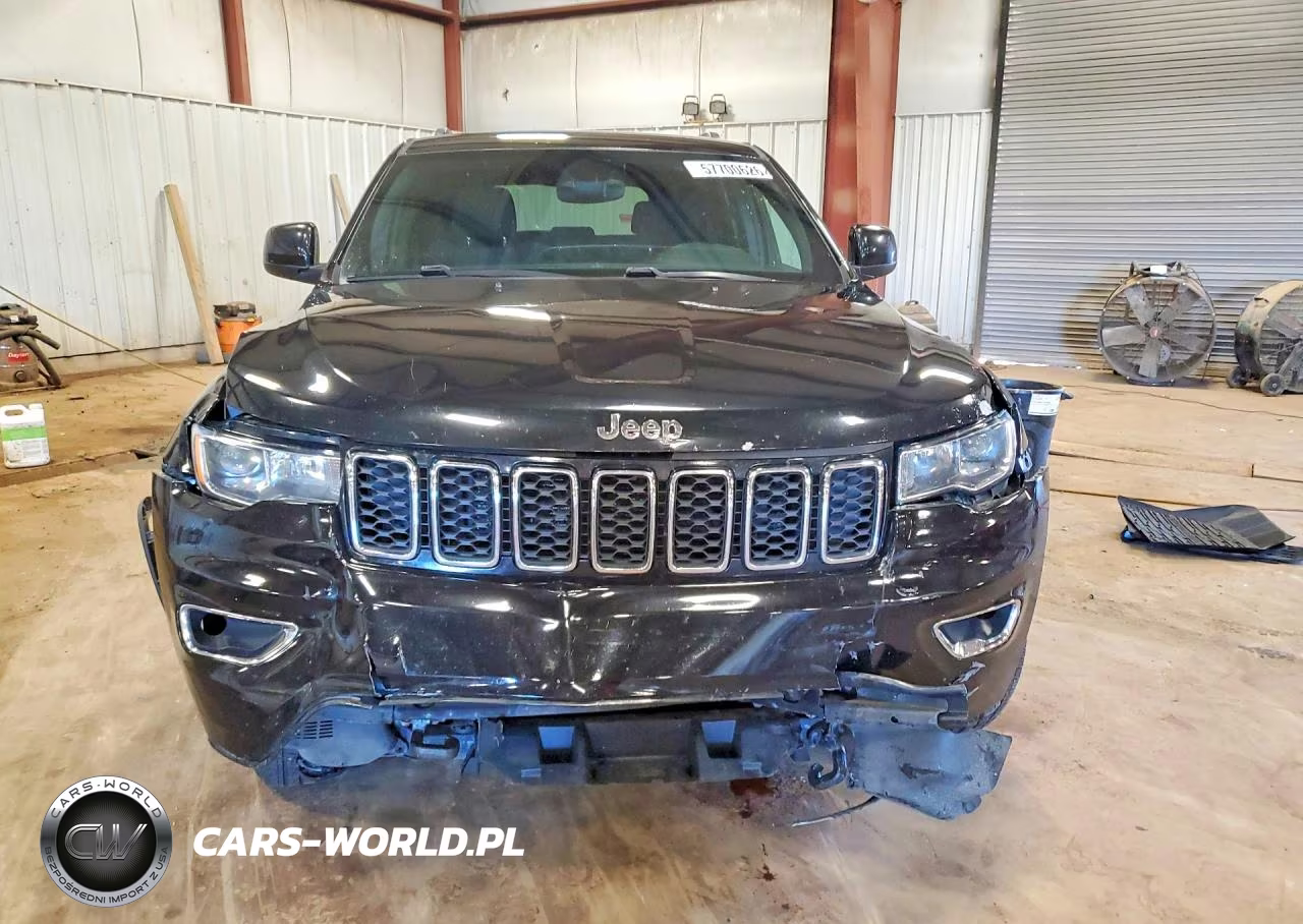 2017 Jeep Grand Cherokee Laredo VIN:1C4RJFAG6HC889190 - 5