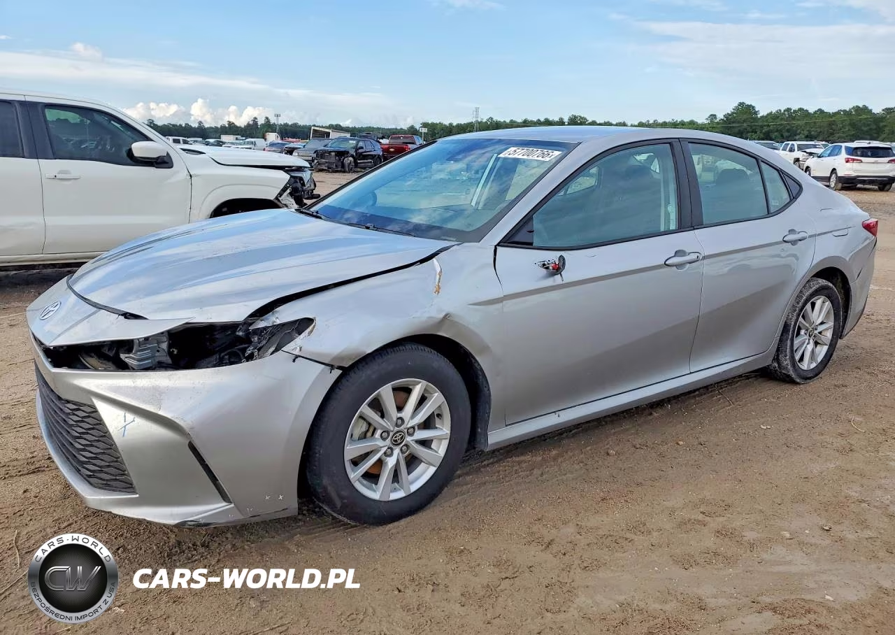 2025 Toyota Camry Le – zdjęcie 1 z 13