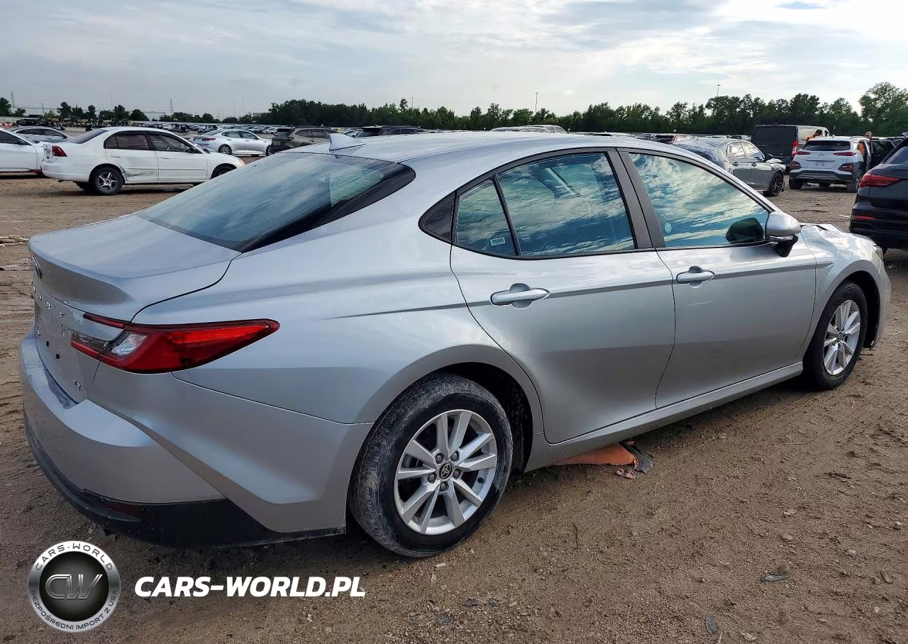 2025 Toyota Camry Le VIN:4T1DAACK9SU004928 - 3