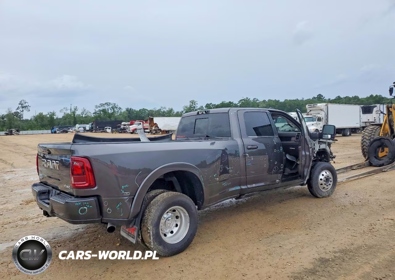 2026 Ram 3500 Limited VIN:3C63RRRL8TG153060 - 4