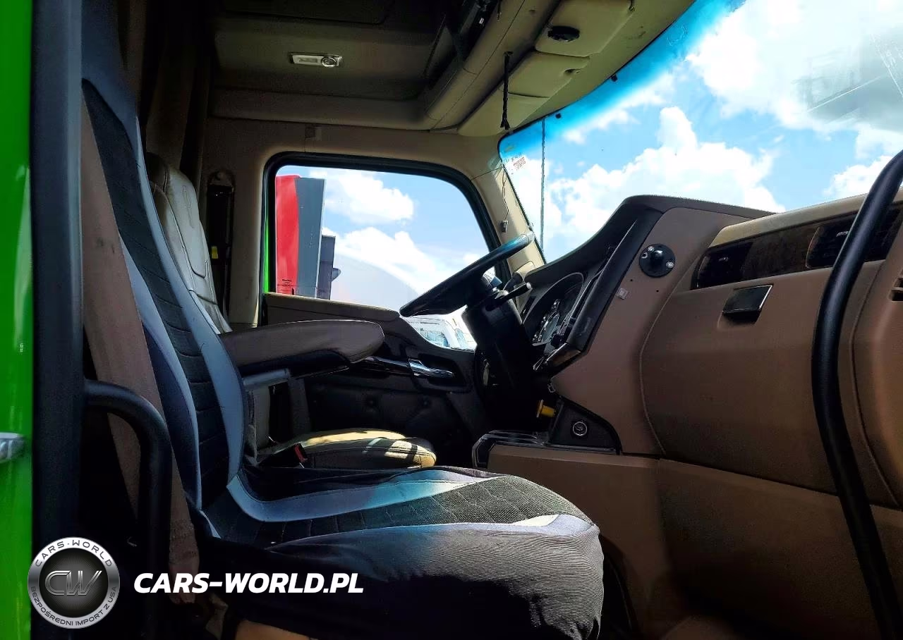 2017 Kenworth T680 Semi Truck VIN:1XKYD49XXHJ152893 - 5