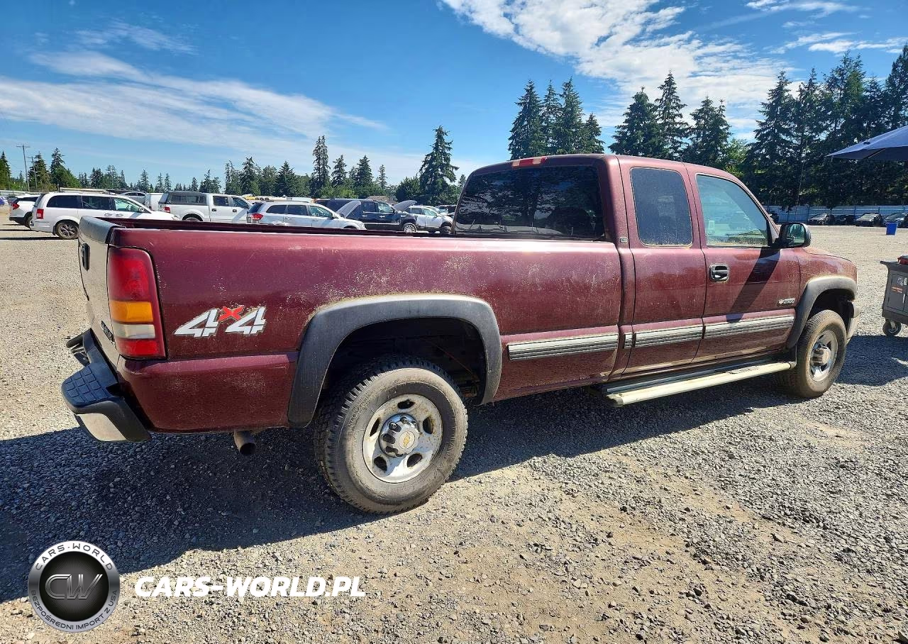 2000 Chevrolet Silverado K2500 VIN:1GCGK29U5YE418093 - 3
