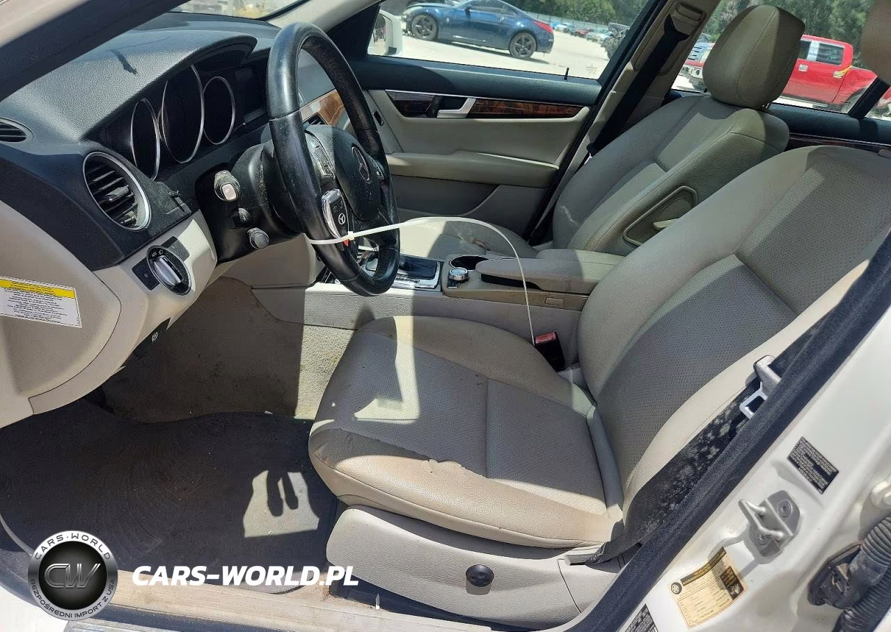 2013 Mercedes-Benz C 250 VIN:WDDGF4HBXDR283587 - 7