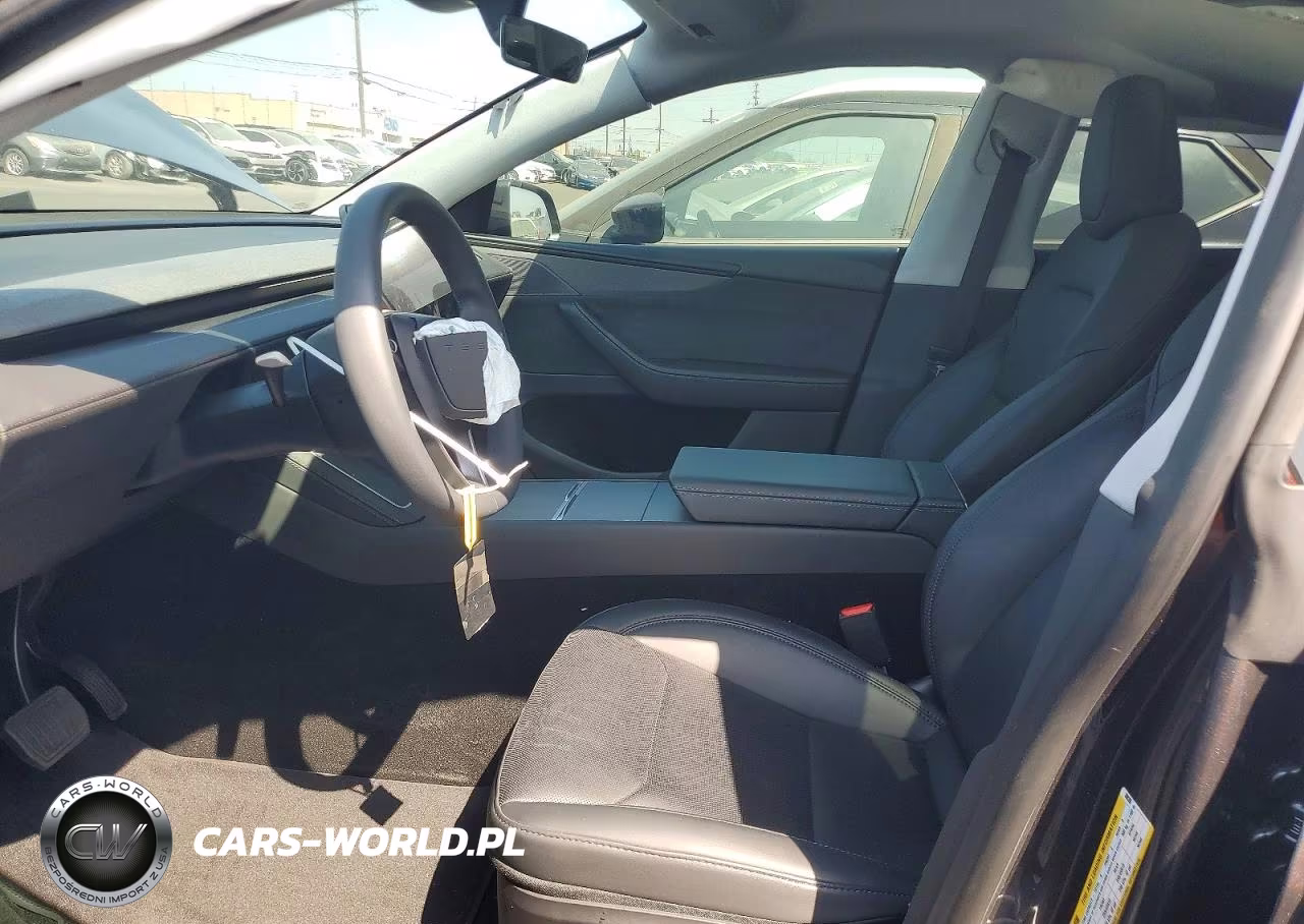 2026 Tesla Model Y VIN:7SAYGDED7TF388306 - 7
