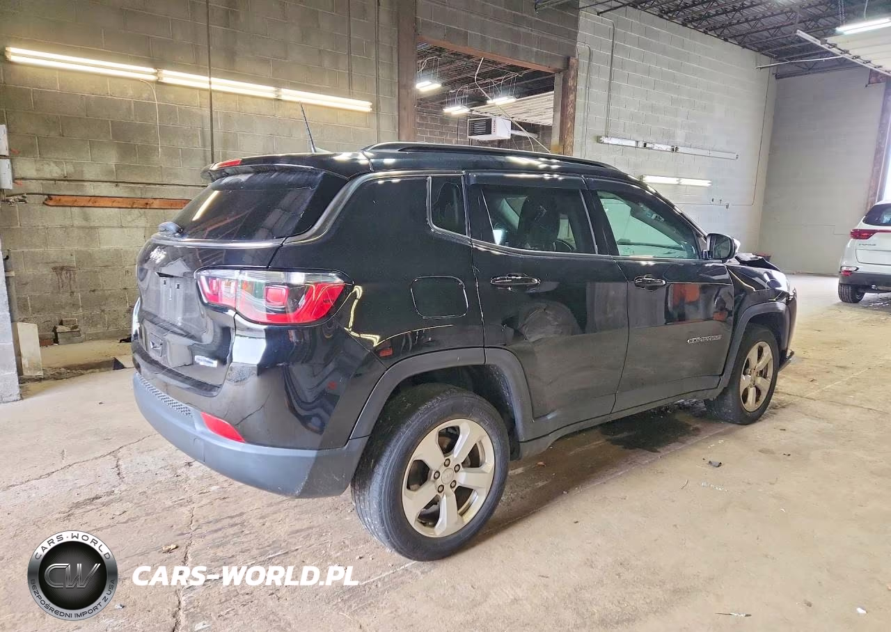 2019 Jeep Compass Latitude VIN:3C4NJDBB8KT850764 - 3