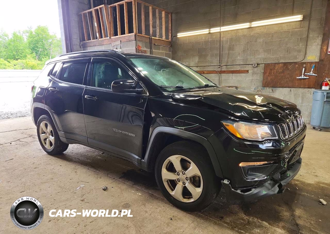 2019 Jeep Compass Latitude VIN:3C4NJDBB8KT850764 - 4