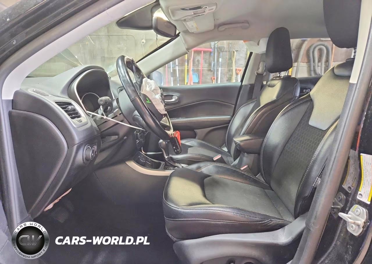 2019 Jeep Compass Latitude VIN:3C4NJDBB8KT850764 - 7