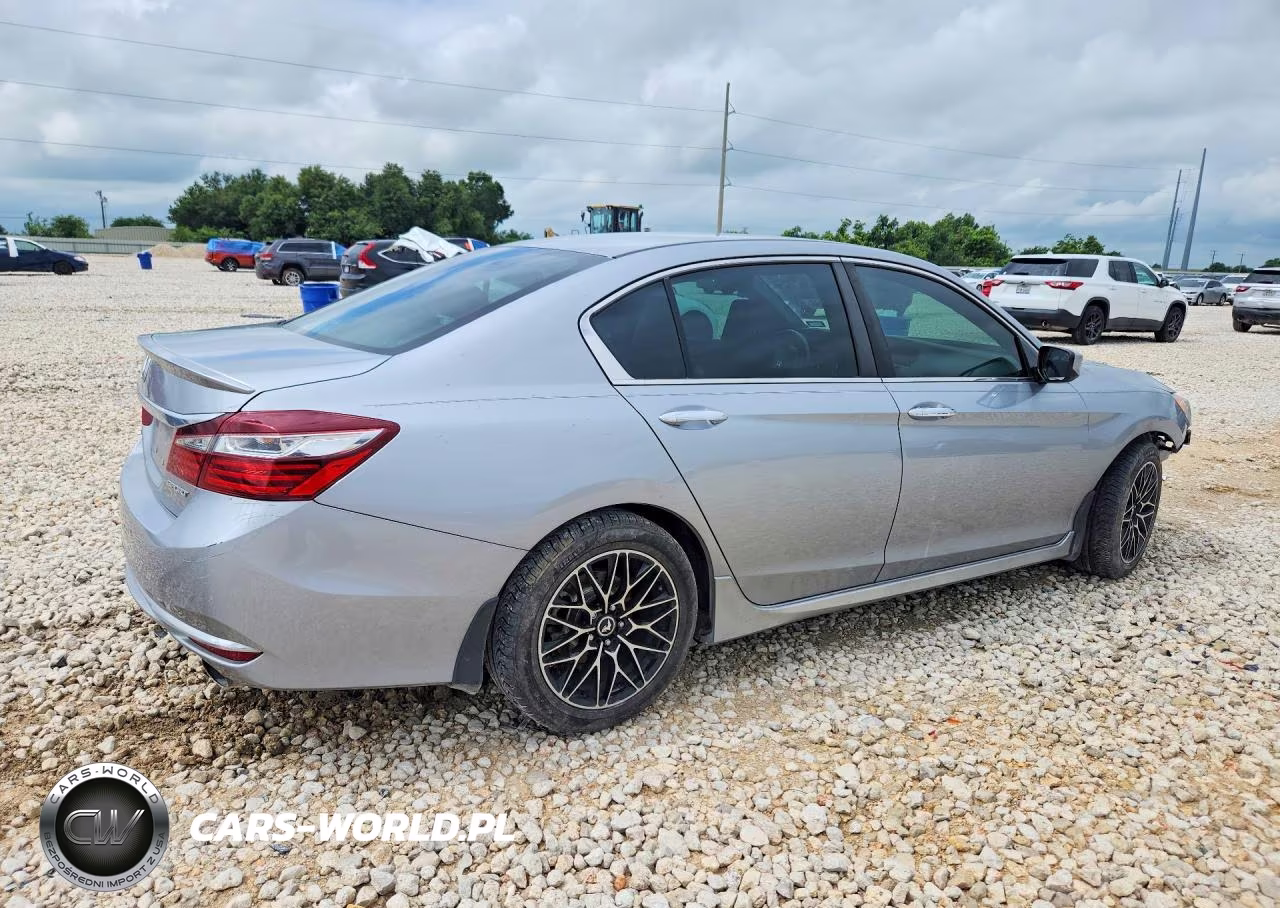 2017 Honda Accord Sport VIN:1HGCR2F58HA083041 - 3