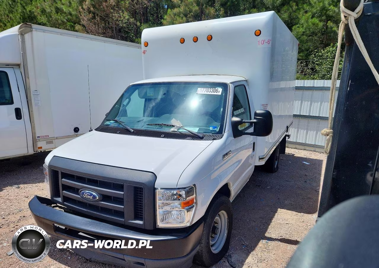 2021 Ford E350 Box Truck