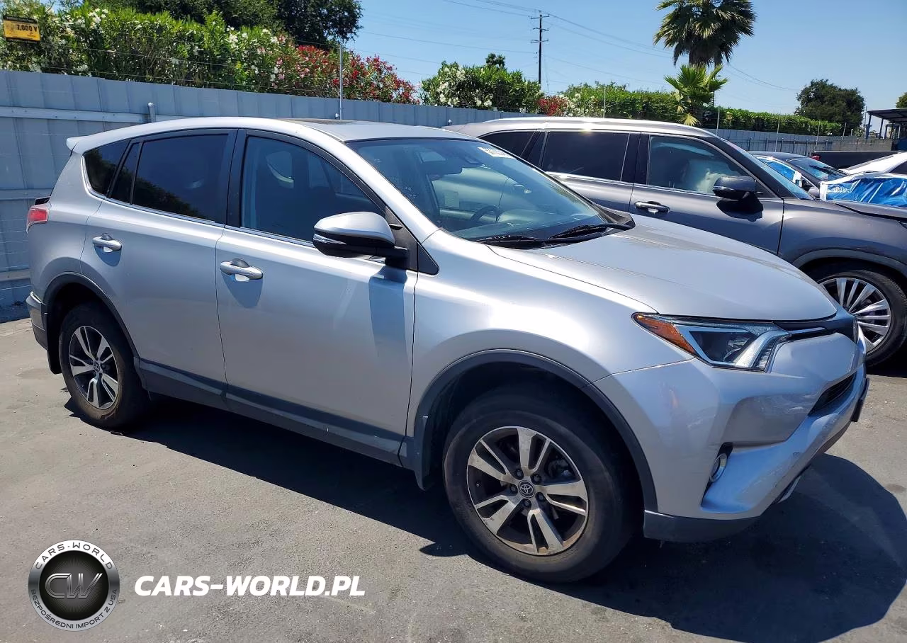 2018 Toyota Rav4 Xle VIN:JTMWFREV9JJ208634 - 4