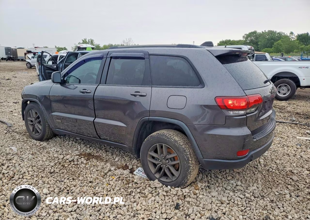 2016 Jeep Grand Cherokee Laredo VIN:1C4RJEAG8GC369274 - 2