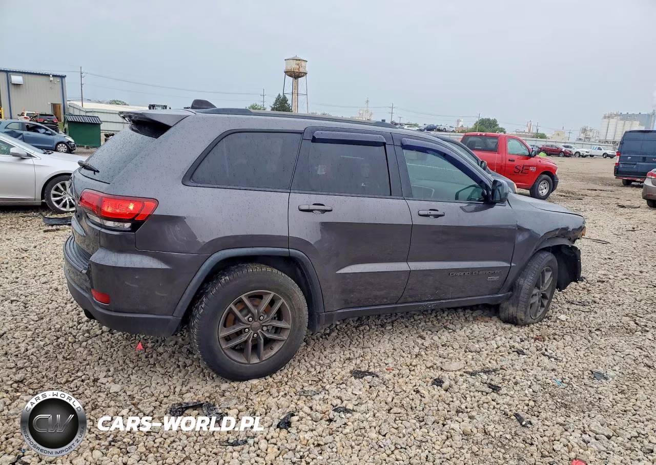 2016 Jeep Grand Cherokee Laredo VIN:1C4RJEAG8GC369274 - 3