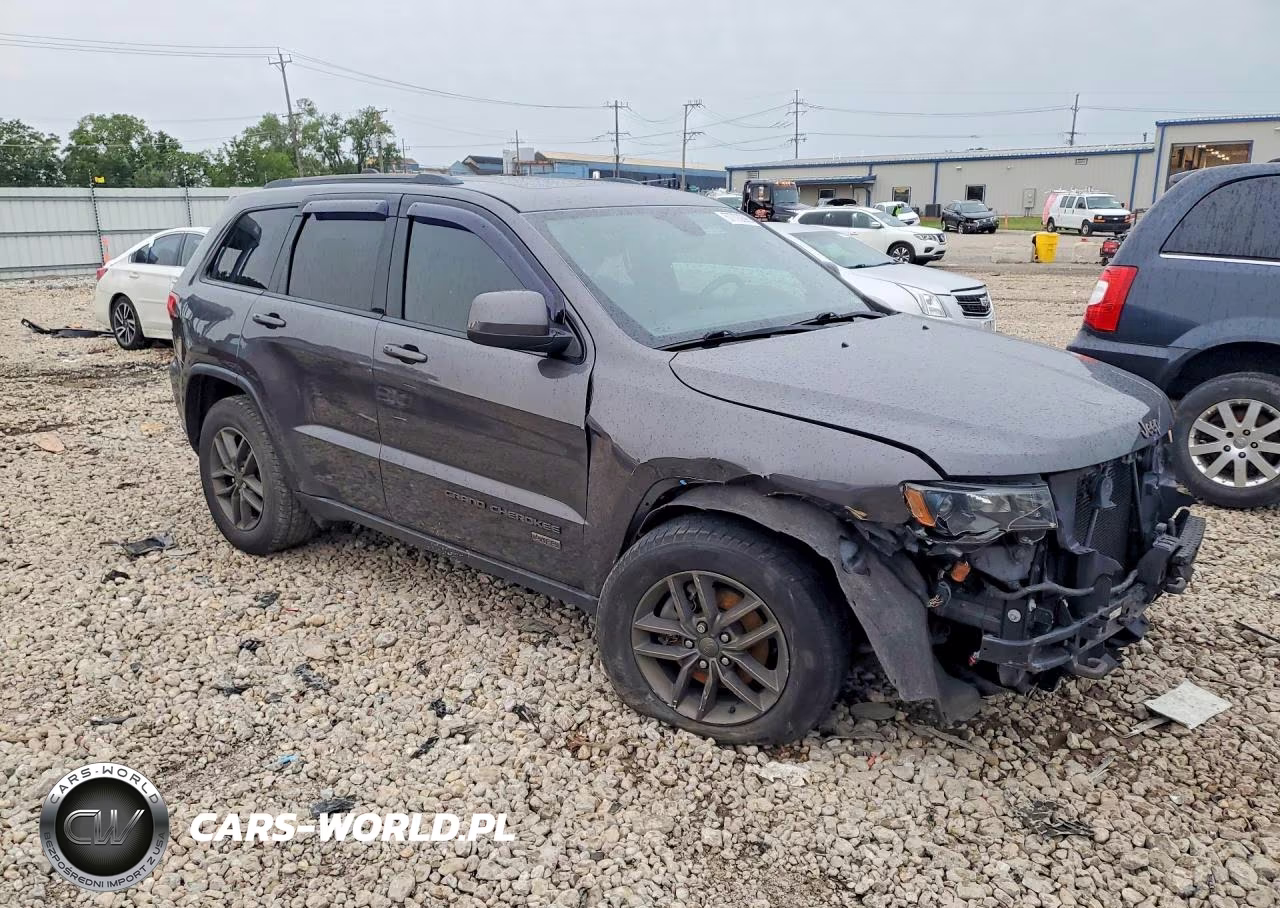 2016 Jeep Grand Cherokee Laredo VIN:1C4RJEAG8GC369274 - 4