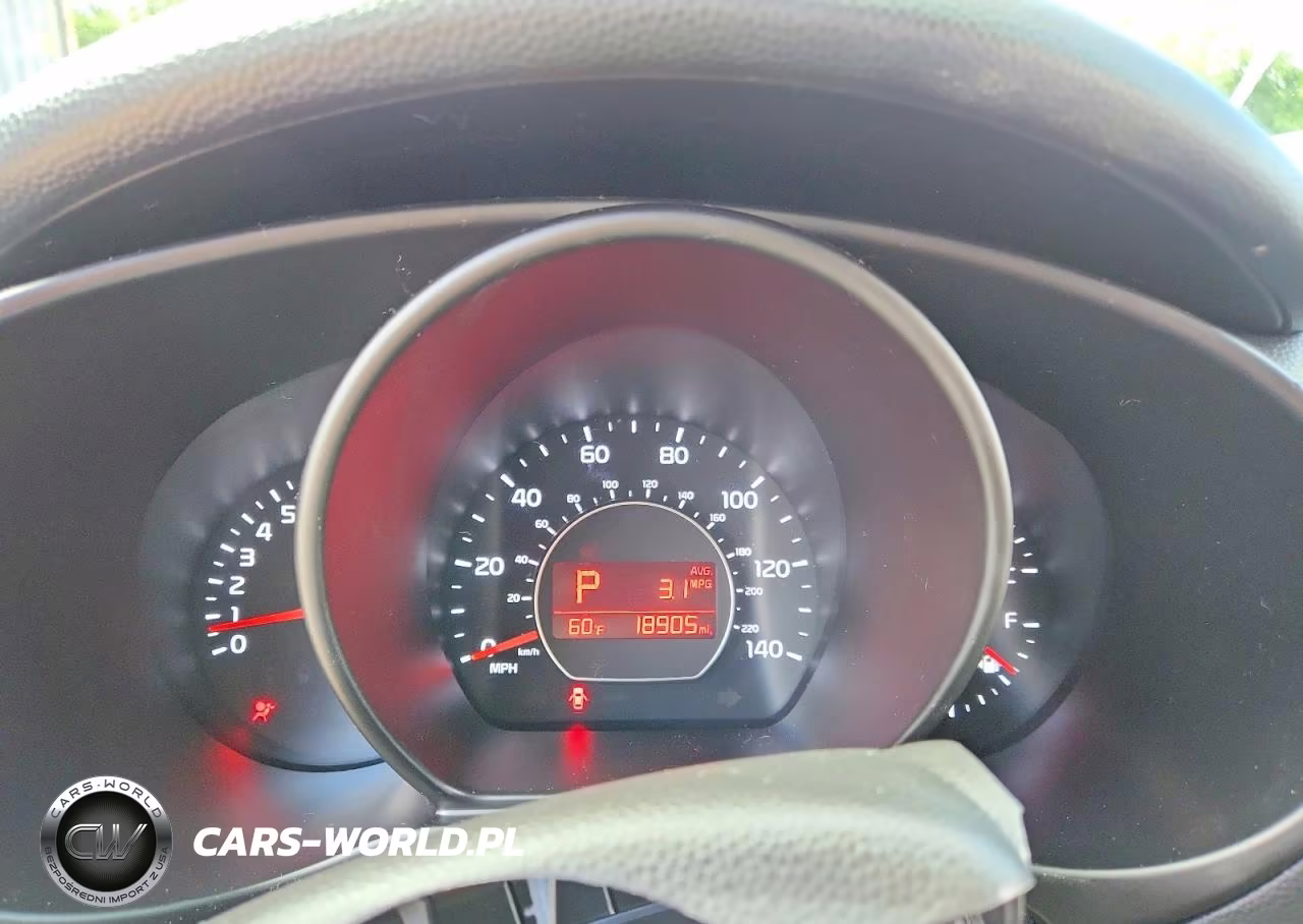 2016 Kia Soul Base VIN:KNDJN2A2XG7405611 - 9