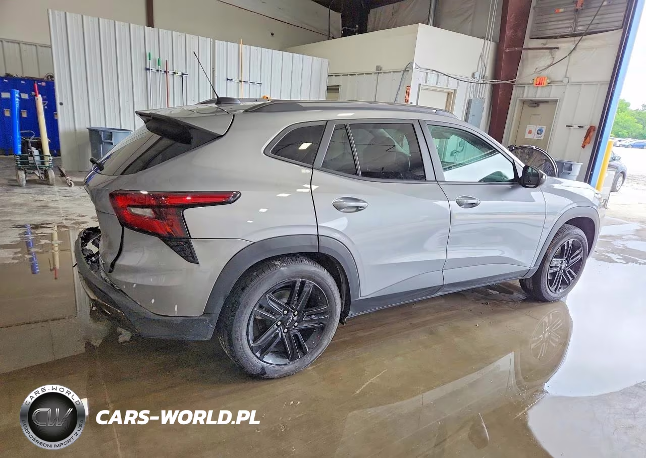 2024 Chevrolet Trax Activ VIN:KL77LKE29RC228633 - 3