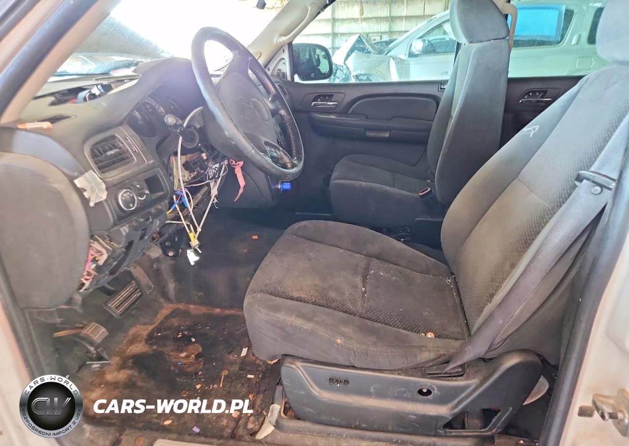 2007 Chevrolet Tahoe C1500 VIN:1GNEC03077R360856 - 7