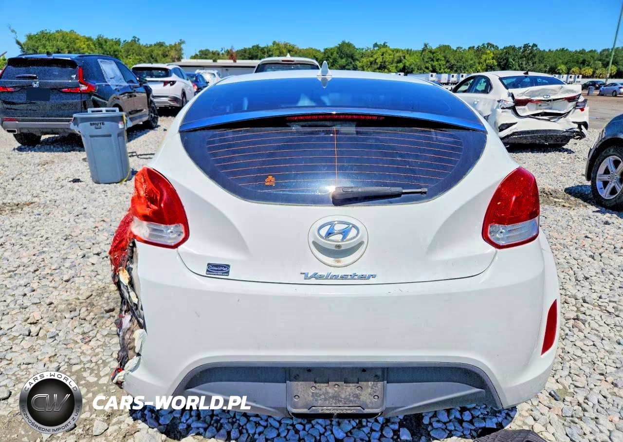 2016 Hyundai Veloster Base VIN:KMHTC6AD1GU269678 - 6