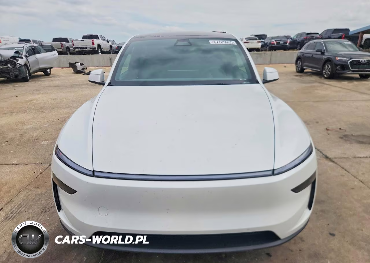 2026 Tesla Model Y VIN:7SAYGDEE2TF636504 - 5