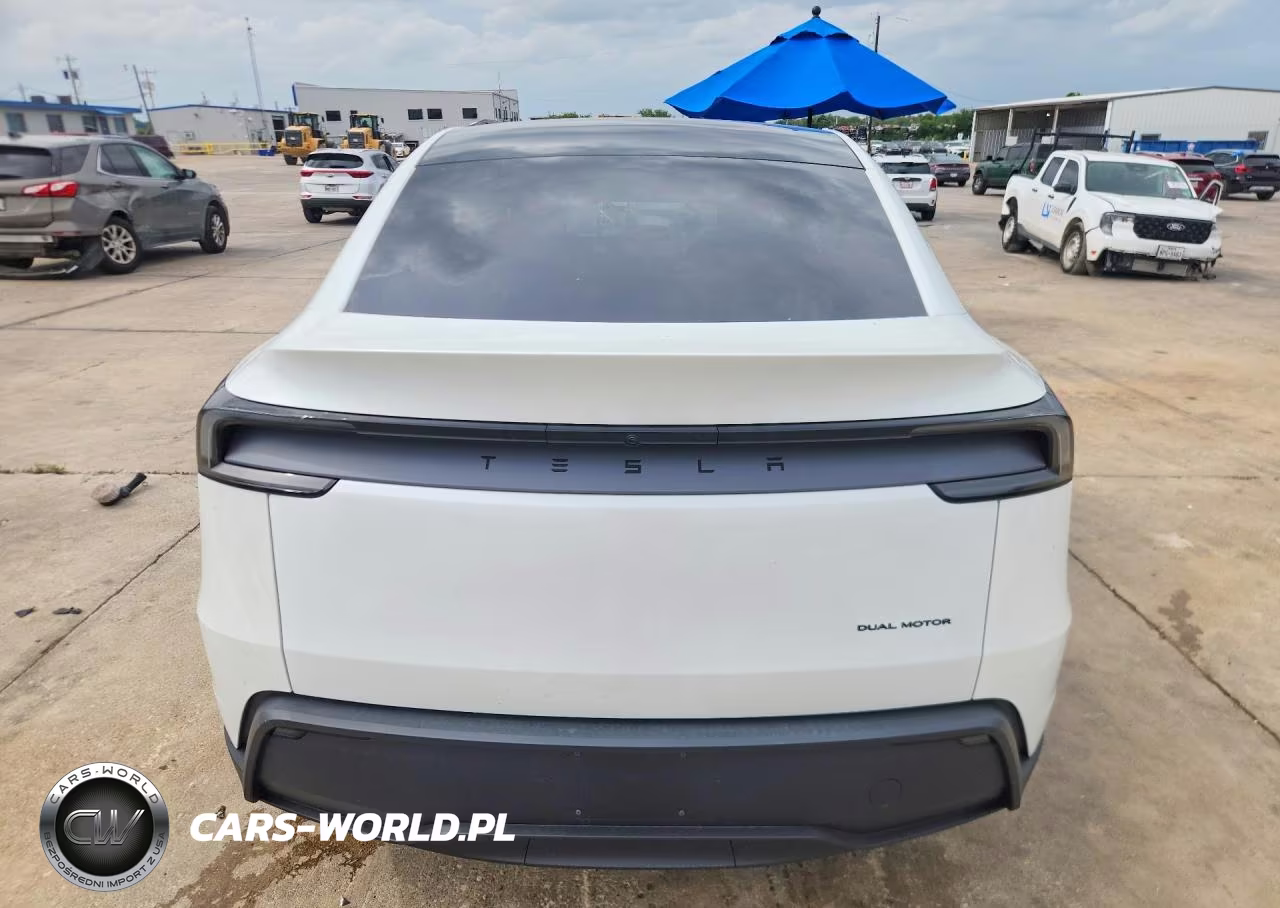 2026 Tesla Model Y VIN:7SAYGDEE2TF636504 - 6