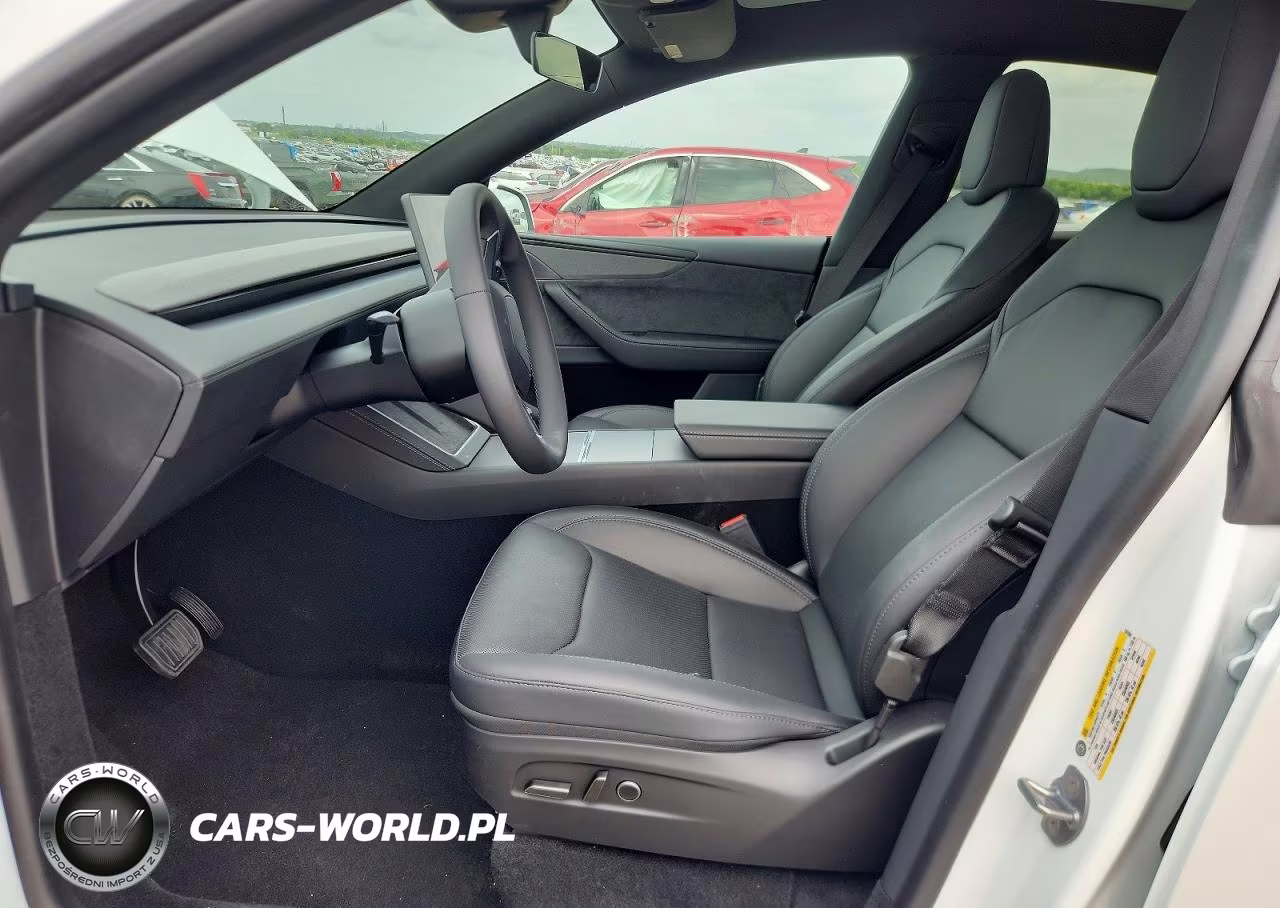 2026 Tesla Model Y VIN:7SAYGDEE2TF636504 - 7