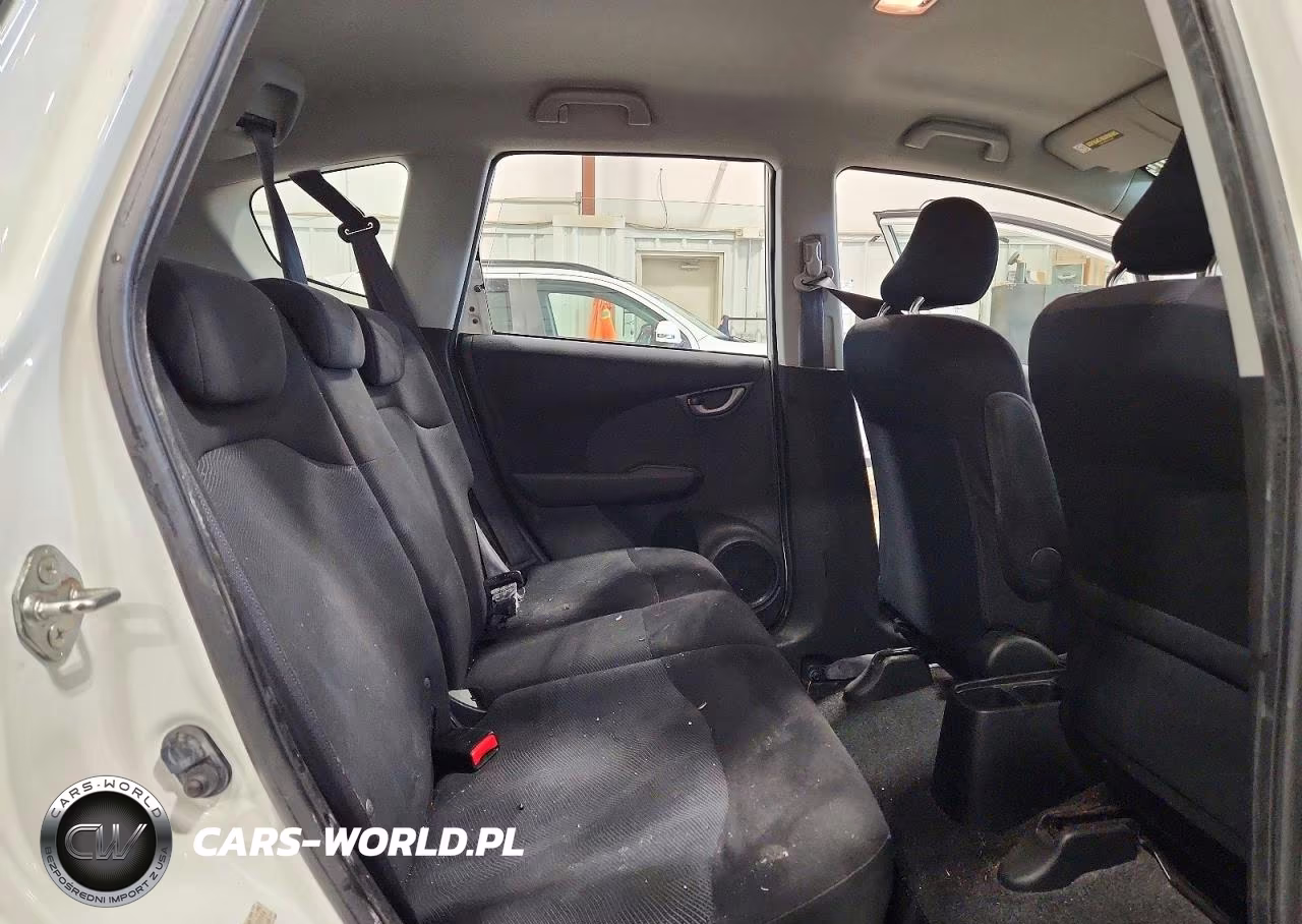 2010 Honda Fit Sport VIN:JHMGE8H40AC030944 - 10