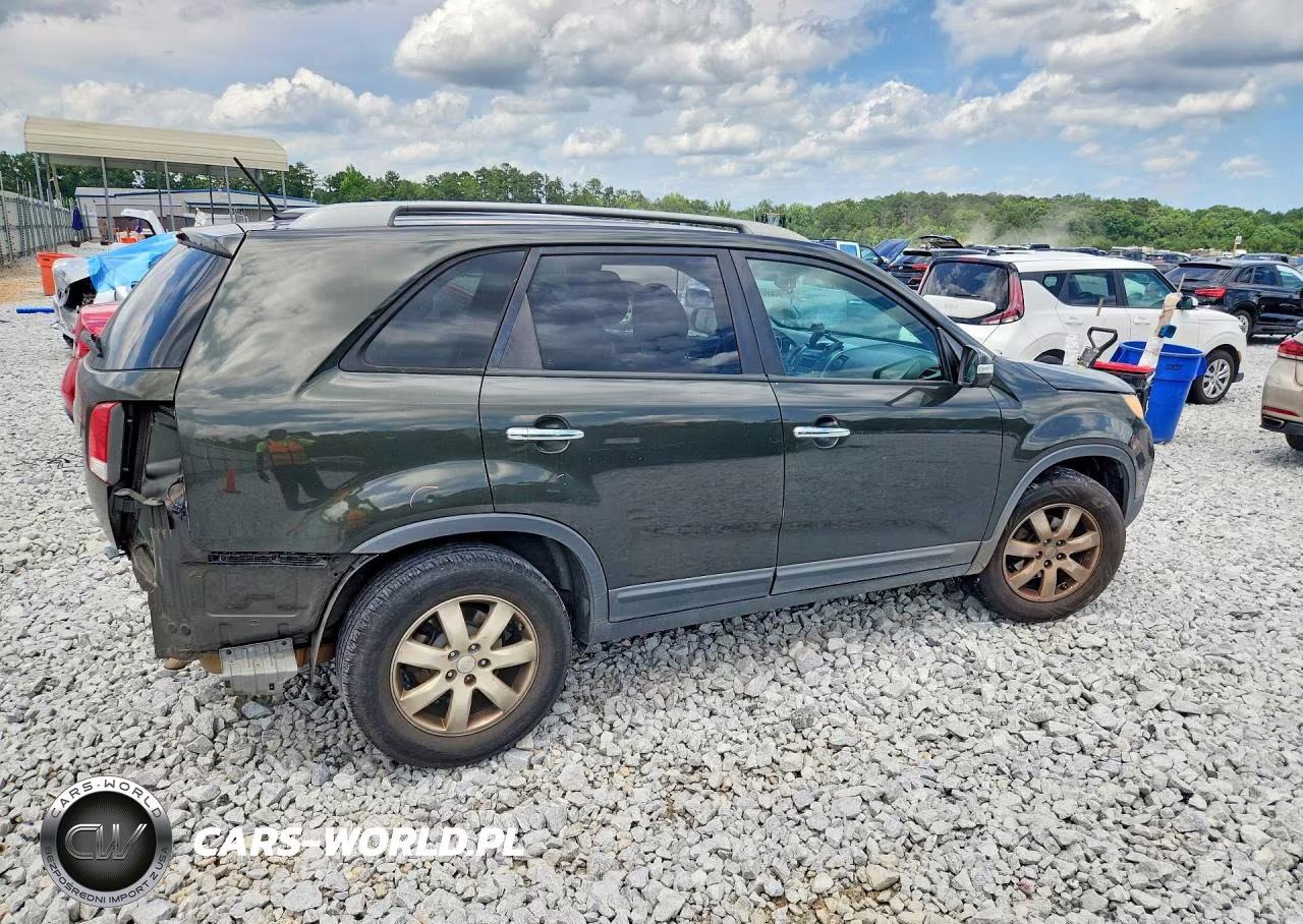 2011 Kia Sorento Lx VIN:5XYKT3A11BG106236 - 3