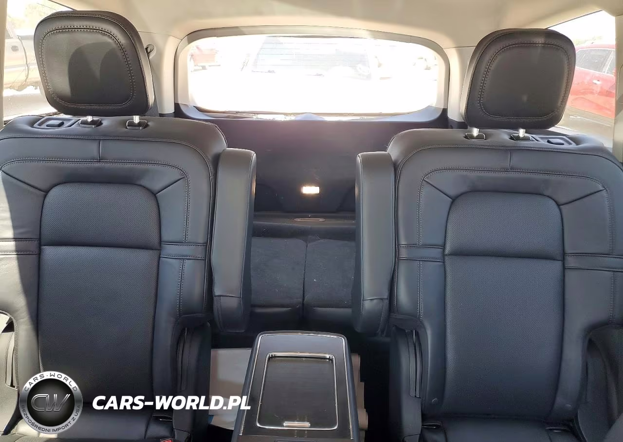 2025 Lincoln Aviator Reserve VIN:5LM5J7XC0SGL11815 - 10