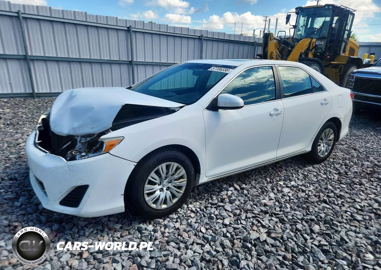2012 Toyota Camry Le – zdjęcie 1 z 12