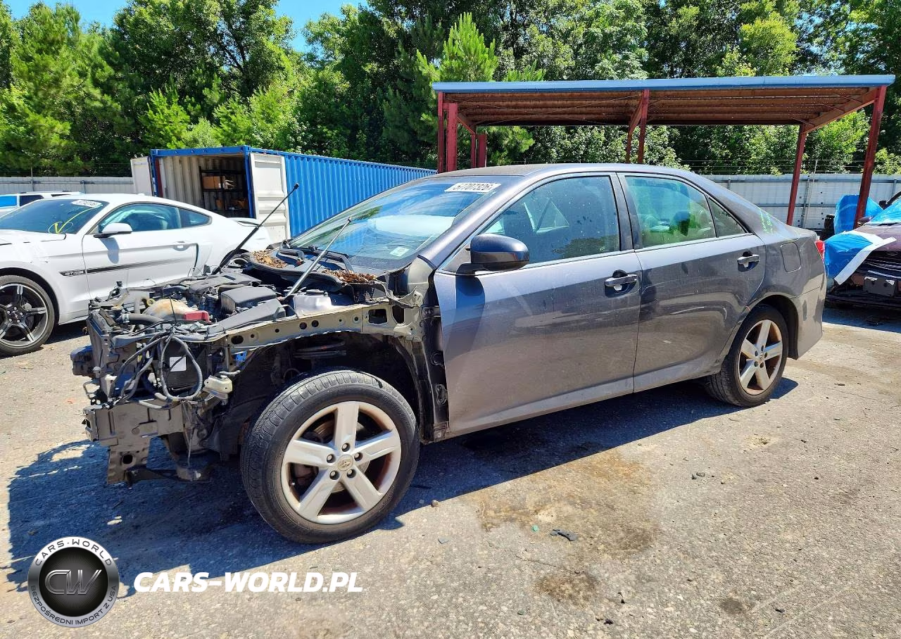 2014 Toyota Camry Se – zdjęcie 1 z 13