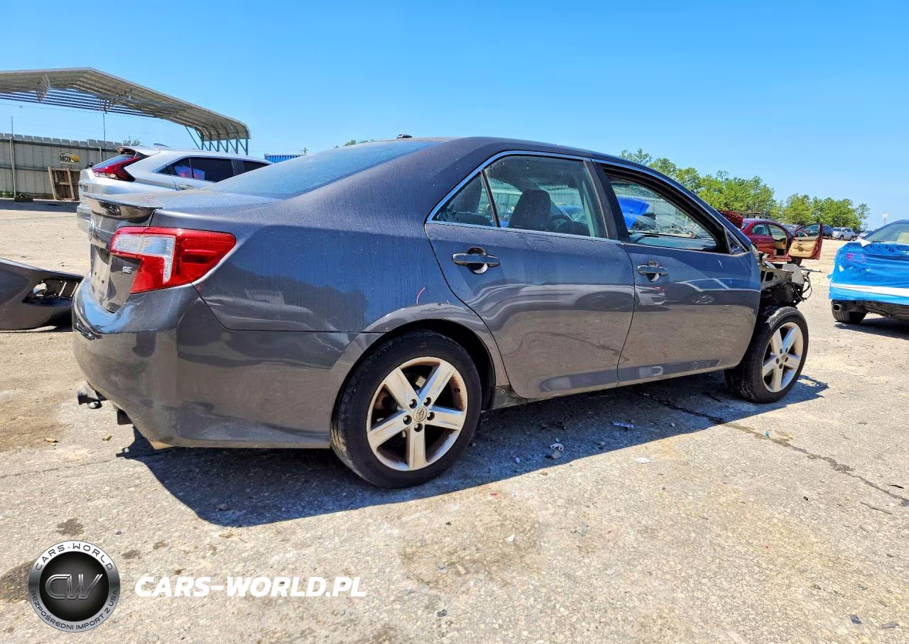 2014 Toyota Camry Se VIN:4T1BF1FK7EU415463 - 3