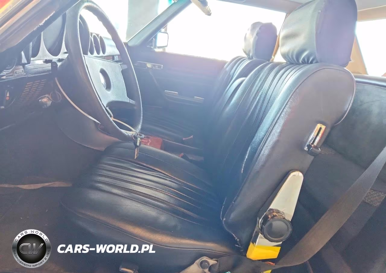 1982 Mercedes-Benz 190 VIN:WDBBA45A5CB015020 - 7