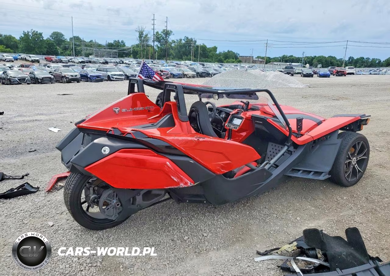 2015 Polaris Slingshot VIN:57XAAPFA1F5103814 - 4