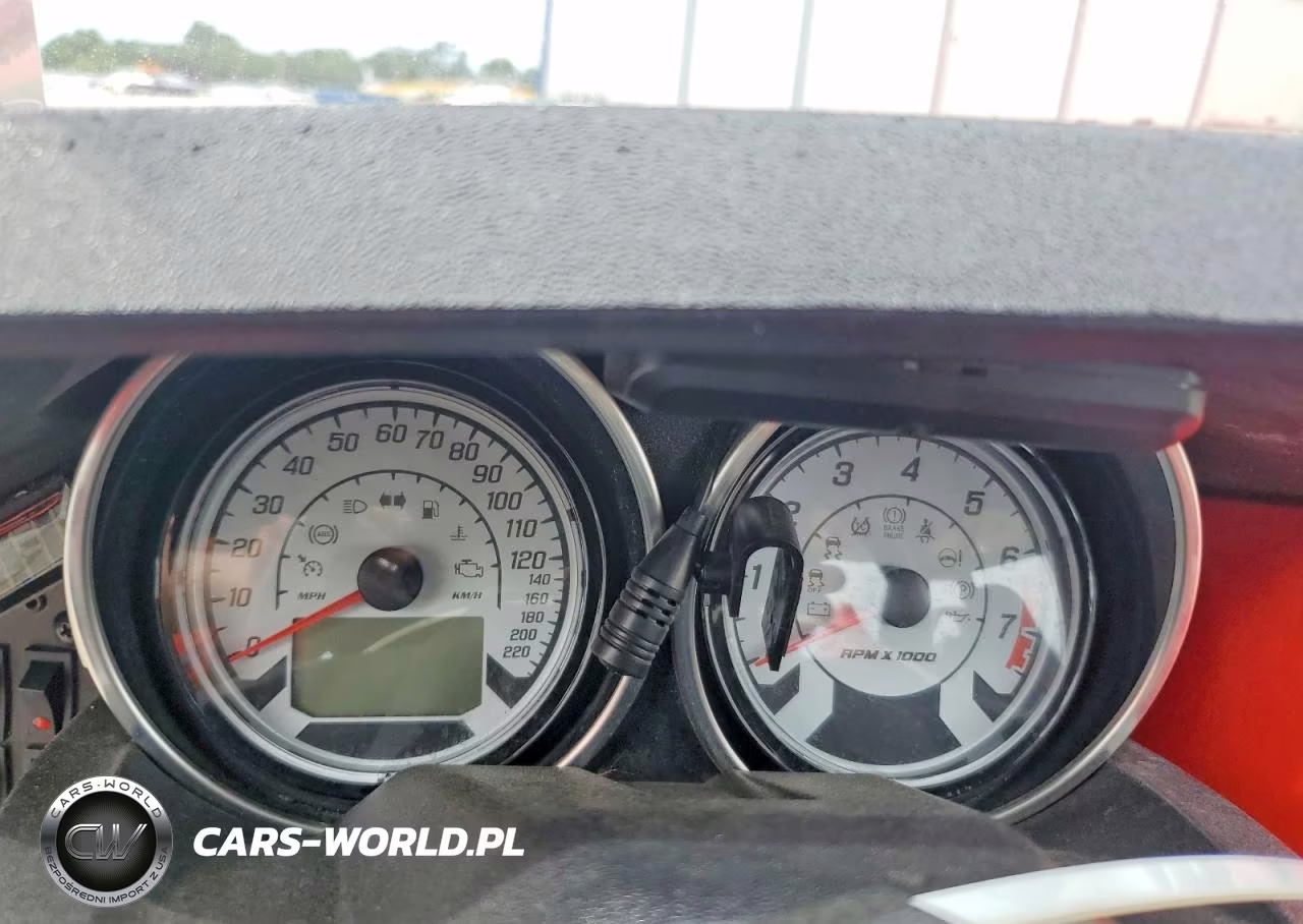 2015 Polaris Slingshot VIN:57XAAPFA1F5103814 - 8